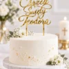 Topper na Chrzest Święty z imieniem na tort - Make3D Złoty personalizowany topper Chrzest Święty Teodora na białym tle